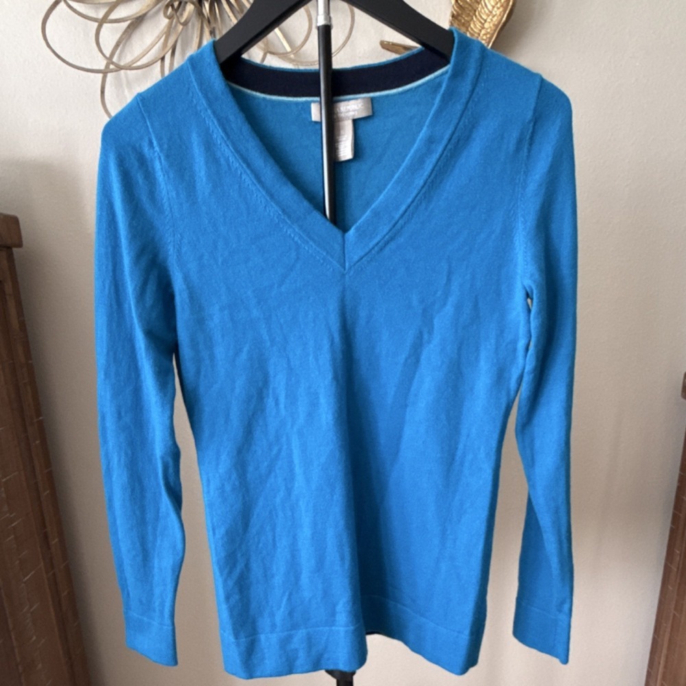 Banana Republic Merino Wool Sweater Women's Small Blue V-Neck Pullover
